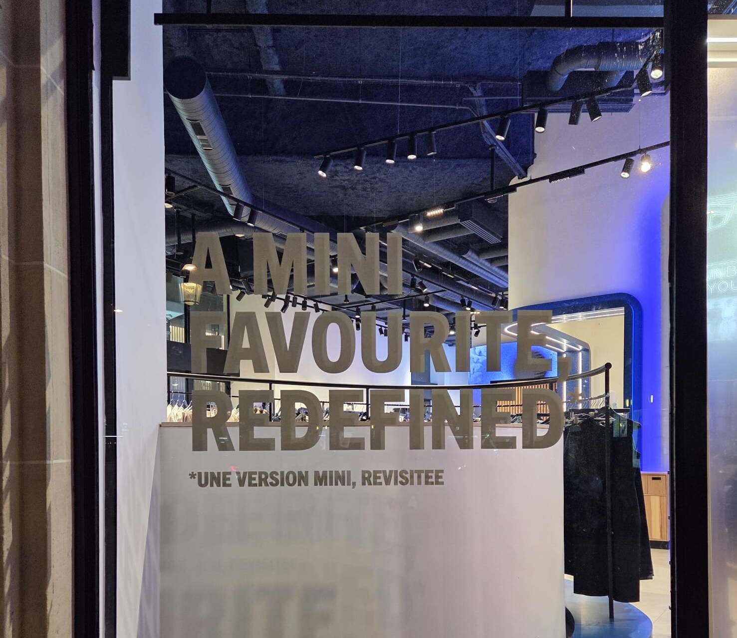 Vitrophanie vitrine boutique DPS